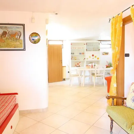 Apartment Cotriero Pineta Red House